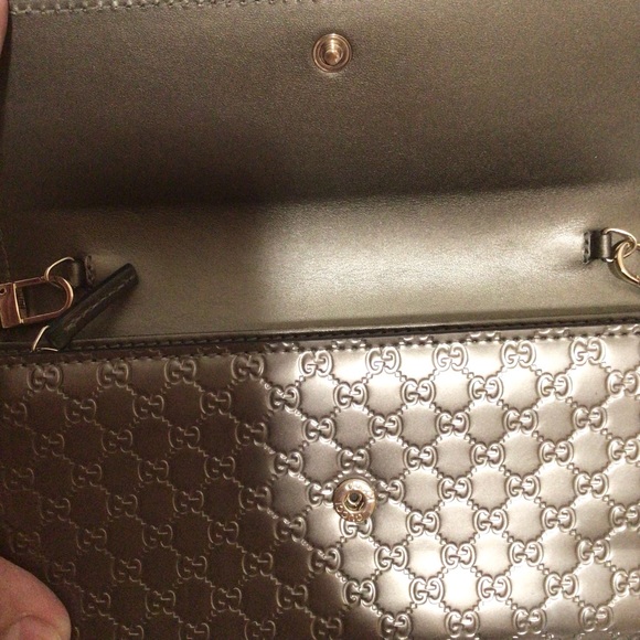 Gucci Metallic Gray Wallet on Chain - Picture 15 of 16